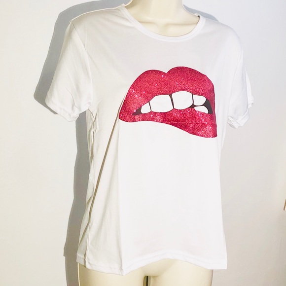 NEW..! Women’s M White T-Shirt RED LIPS👄GLITTER - Picture 3 of 8